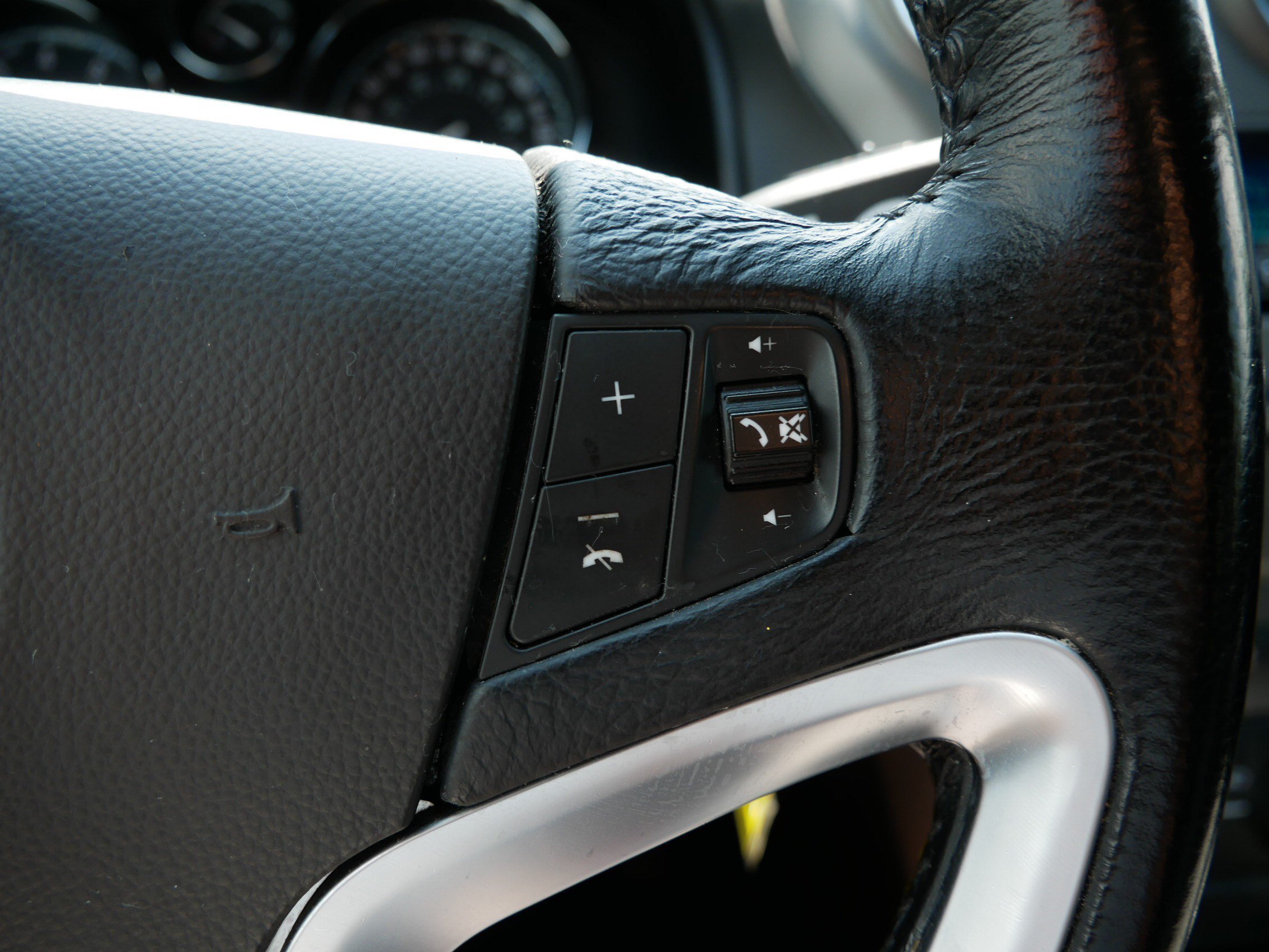 Used 2013 Cyber Gray Metallic Chevrolet LS image 27