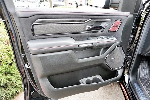 New 2026 Diamond Black Crystal Pearl-Coat Exterior Paint RAM RHO image 29