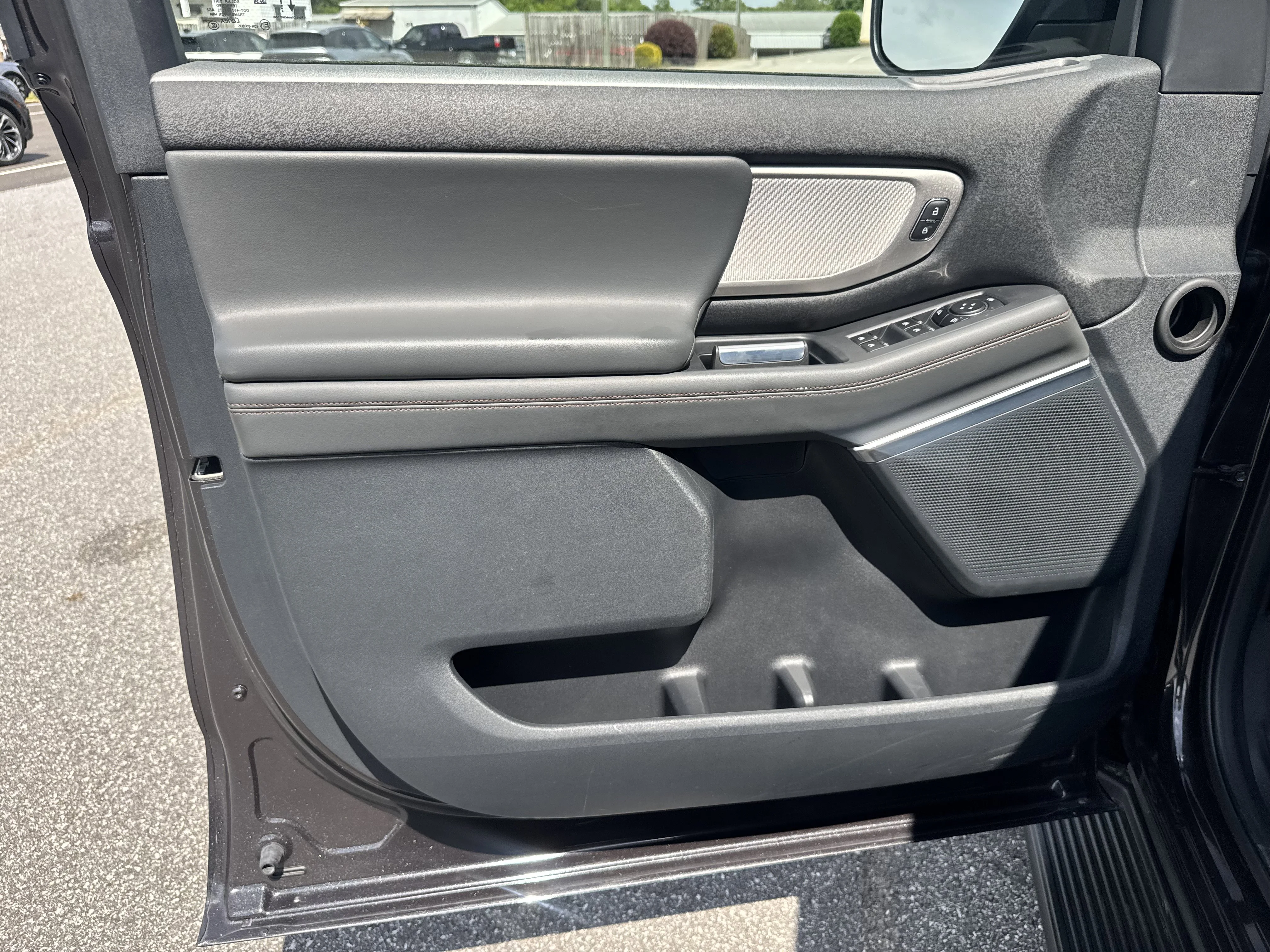 Used 2025 Dark Matter Gray Metallic Ford Active image 6