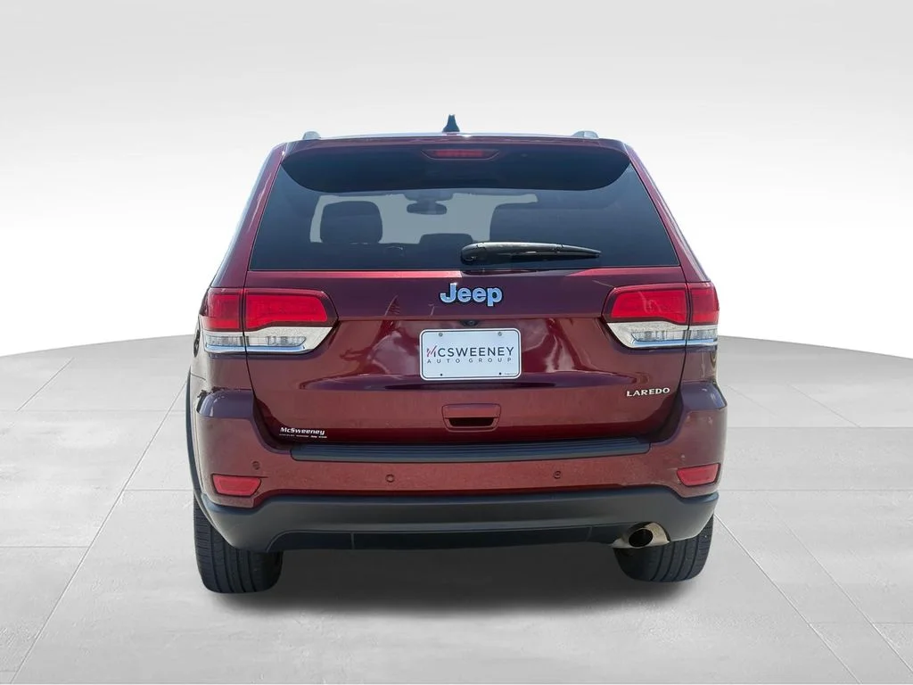 Used 2021 Red Jeep Laredo E image 29