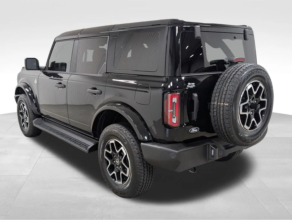 New 2026 Shadow Black Ford Outer Banks® image 24