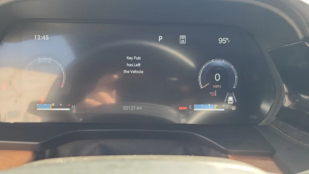 Used 2023 White Jeep Summit image 19