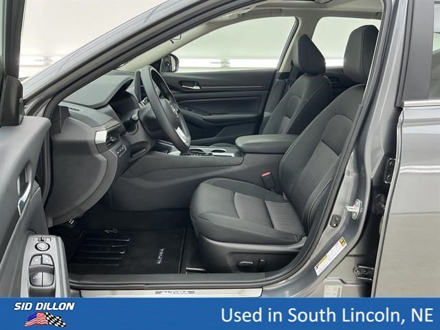Used 2025 Gun Metallic Nissan SV image 17