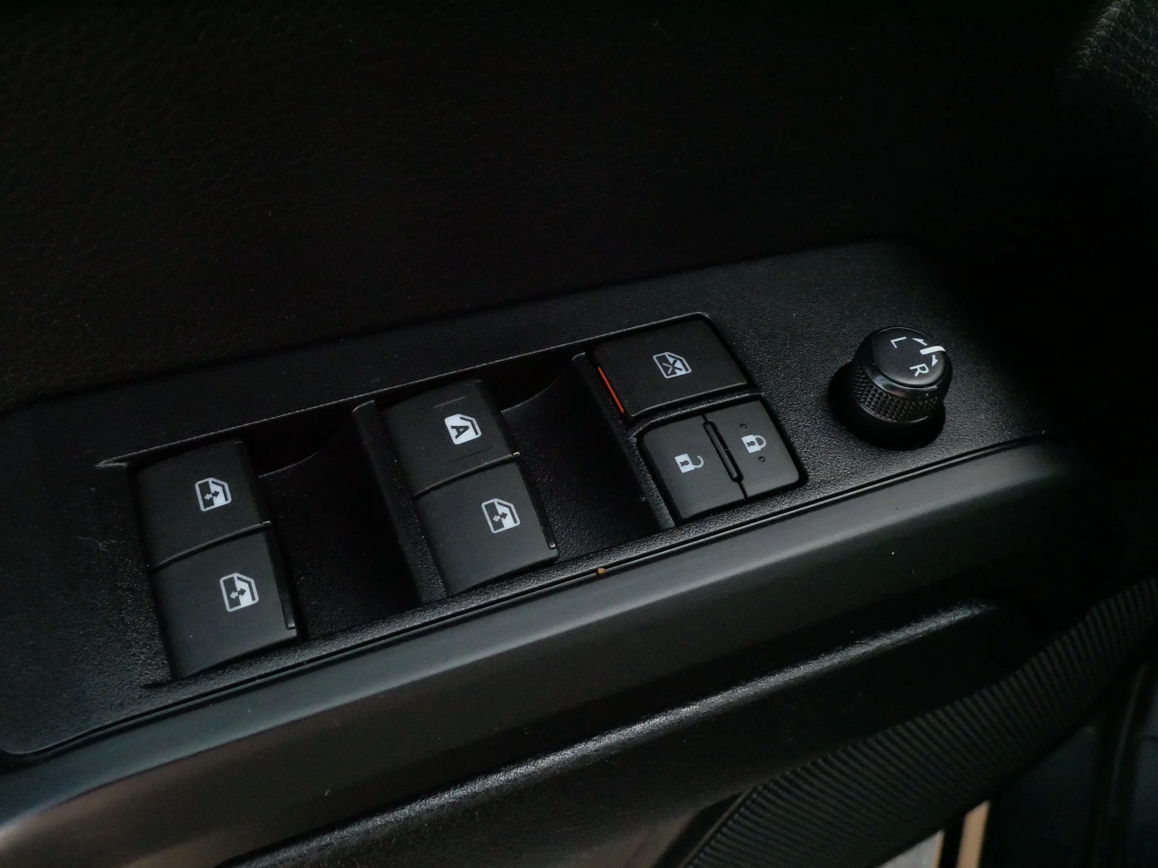 Used 2021 Midnight Black Metallic Toyota SR image 19