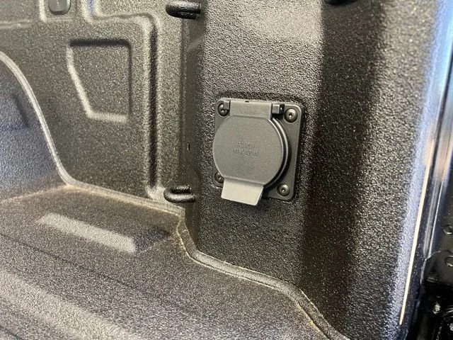 New 2026 Onyx Black GMC Elevation image 38