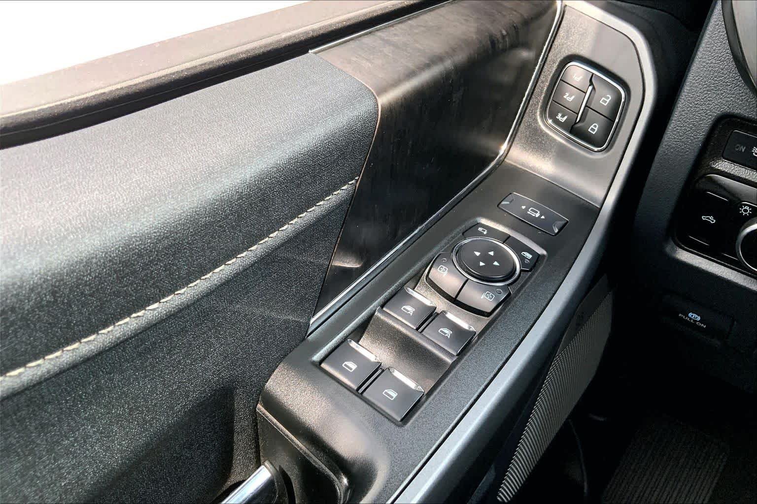 Used 2024 Oxford White Ford LARIAT image 35