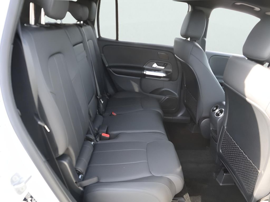 Certified Used 2026 Polar White Mercedes-Benz GLB 250 image 21