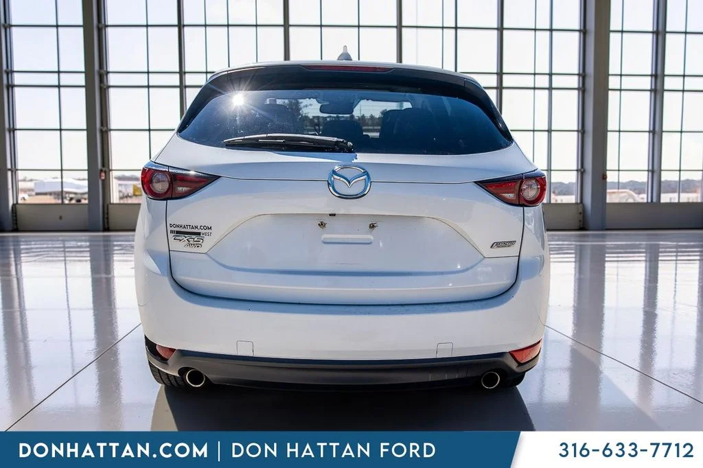 Used 2017 Snowflake White Pearl Metallic Mazda Grand Touring image 33