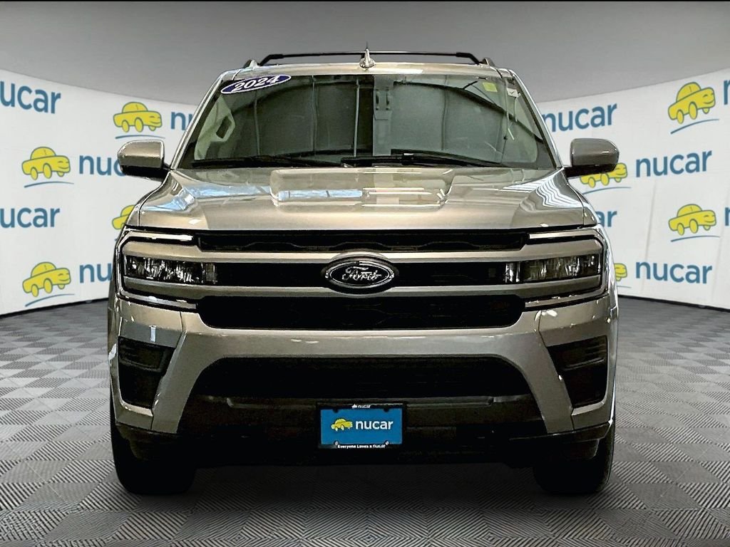 Used 2024 Silver Ford XLT image 2