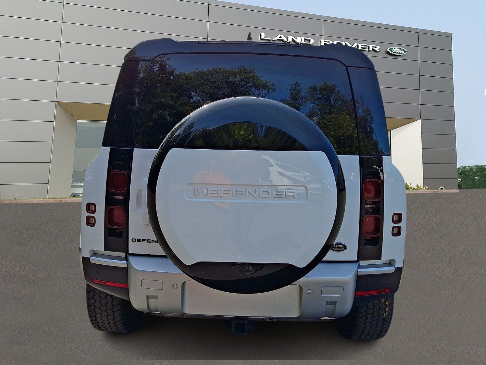 Certified Used 2023 Fuji White - 1AA Land Rover 90 S image 8