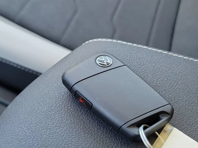 2025 Volkswagen Taos SE - Photo 37