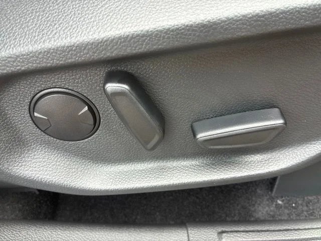 New 2026 Marsh Gray Ford XLT image 27