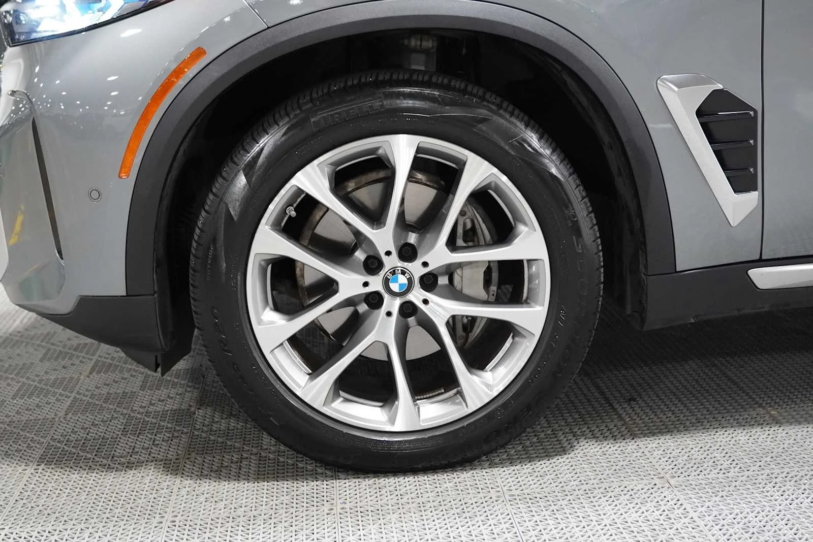 Certified Used 2025 Skyscraper Grey Metallic BMW xDrive40i image 8