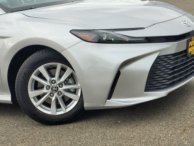 Used 2025 Silver Toyota LE image 9