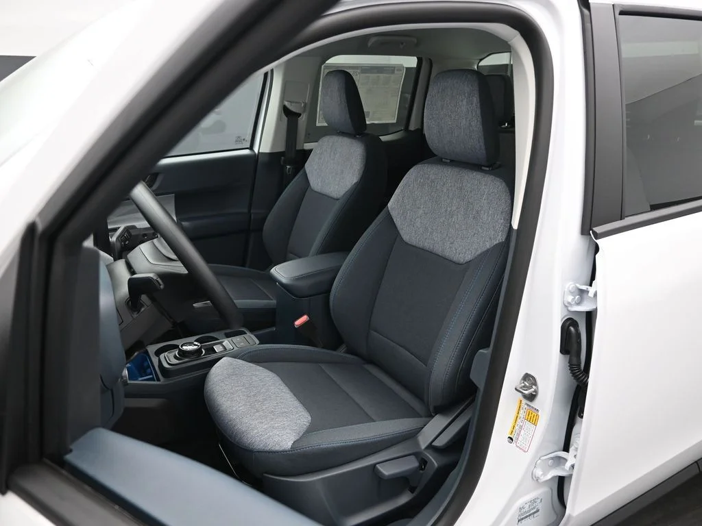 New 2026 Oxford White Ford XLT image 8