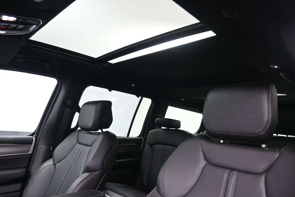 New 2026 Velvet Red Pearlcoat (DISC) Jeep Limited Reserve image 2