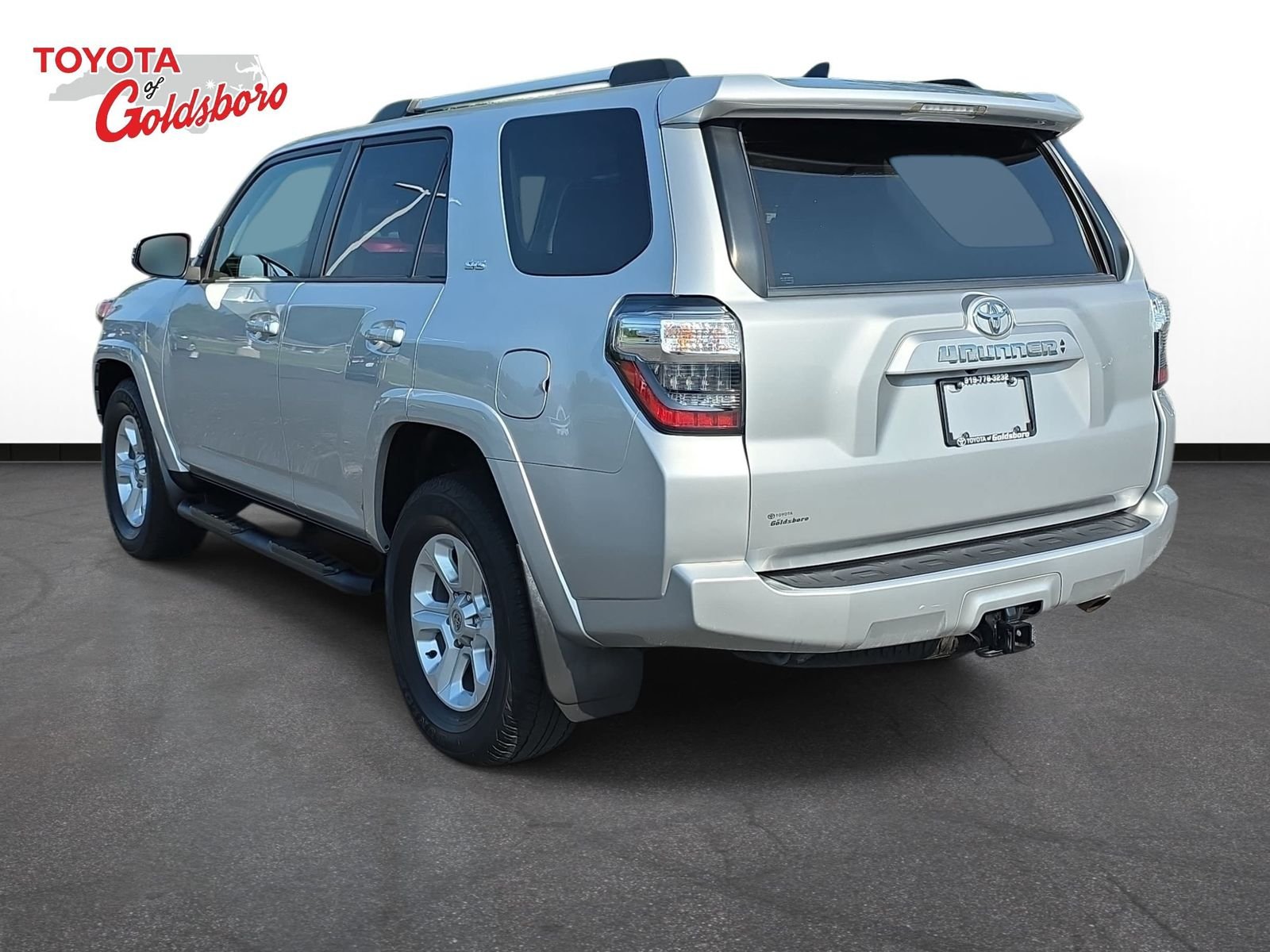 Used 2022 Silver Toyota SR5 Premium image 7