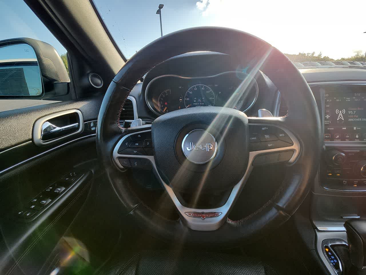 Used 2018 Bright White Clearcoat Jeep Trailhawk image 20