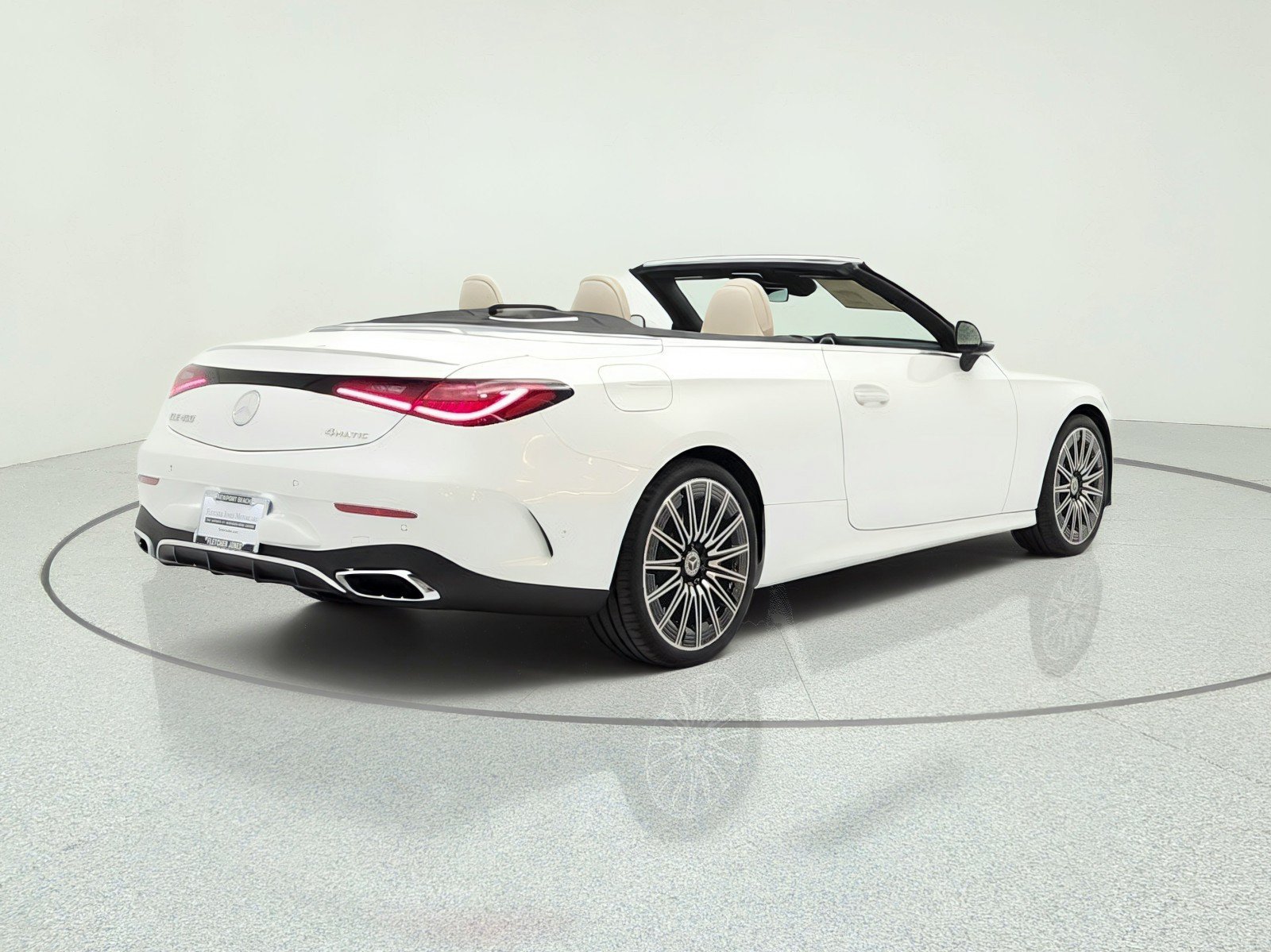 New 2026 MANUFAKTUR Moonlight White Metallic Mercedes-Benz CLE 450 4MATIC® Cabriolet image 20