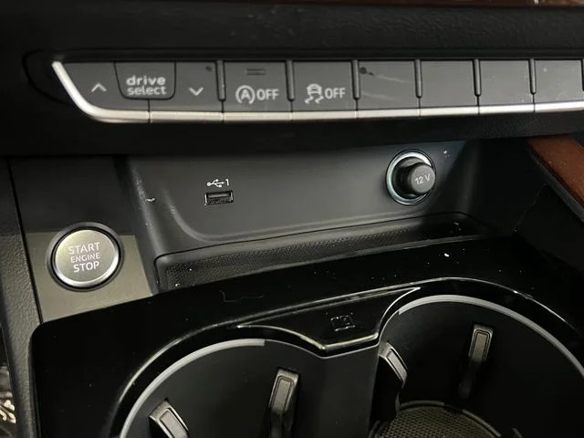 Used 2022 Brilliant Black Audi Premium image 32