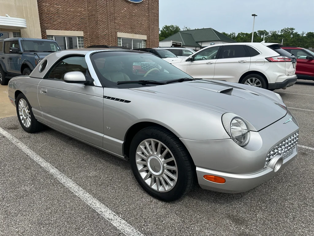 2004 Ford Thunderbird Deluxe's photo
