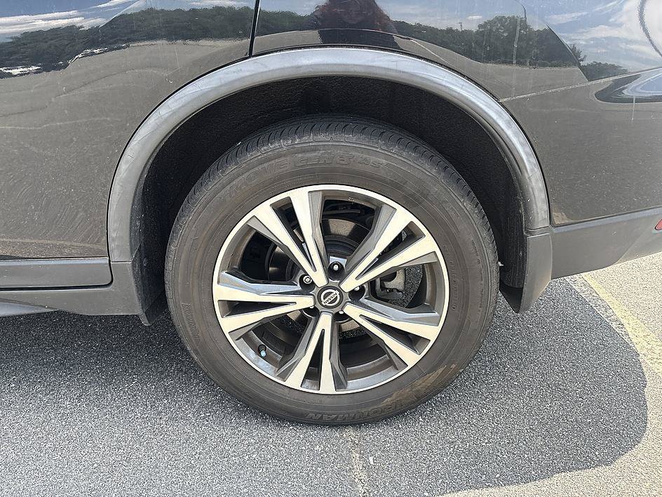 Used 2019 Magnetic Black Pearl Nissan SV image 19