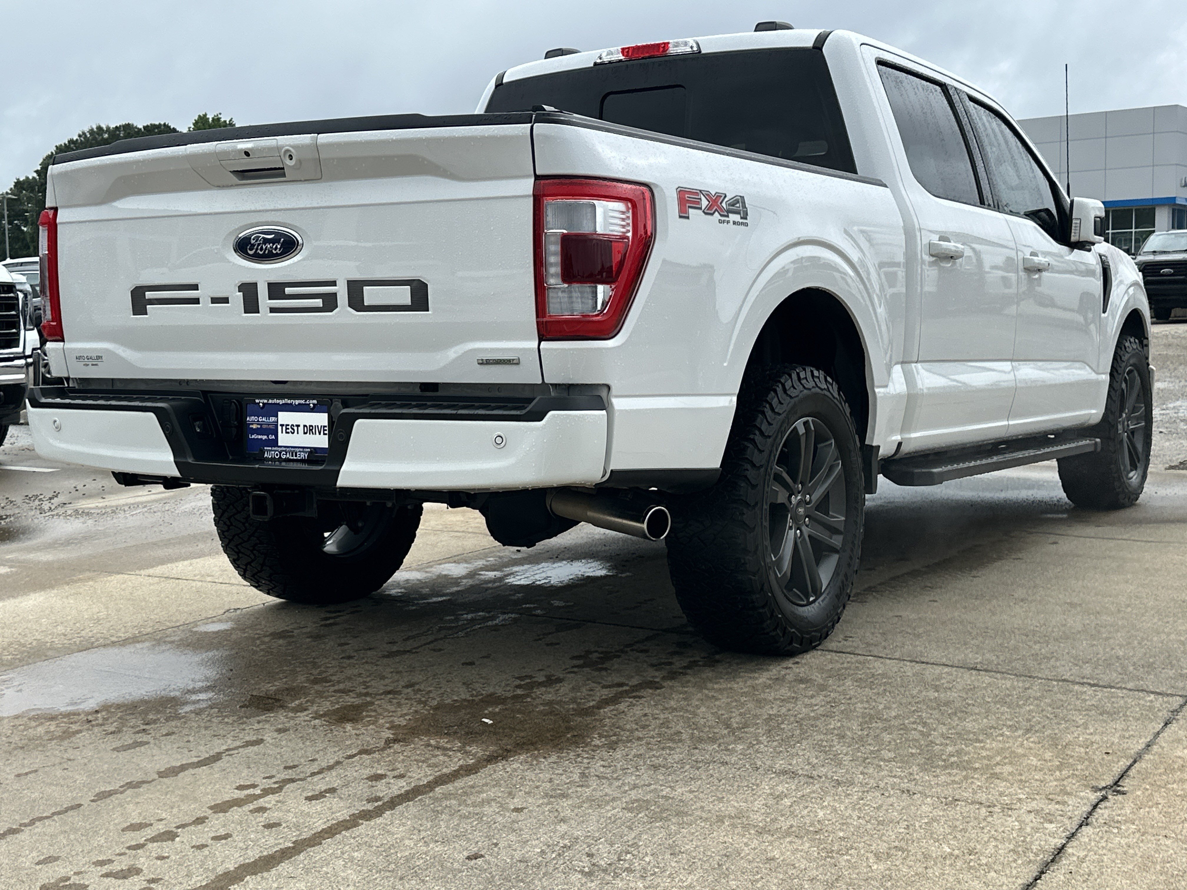 Used 2023 Oxford White Ford Lariat image 6
