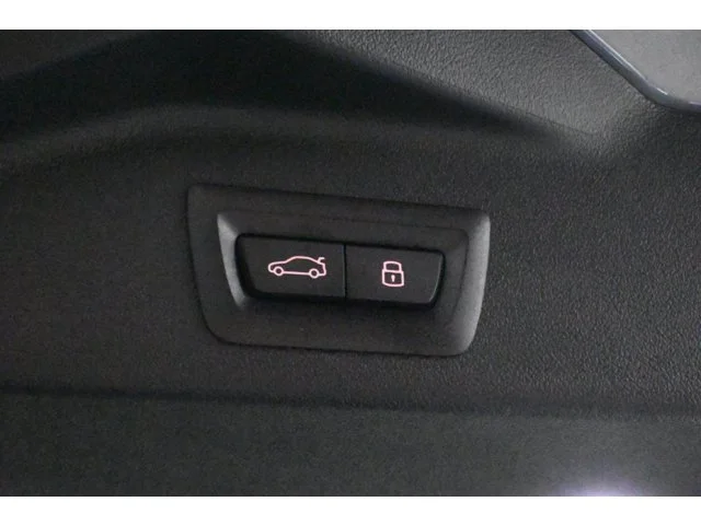 New 2026 Skyscraper Grey Metallic BMW xDrive50e image 40