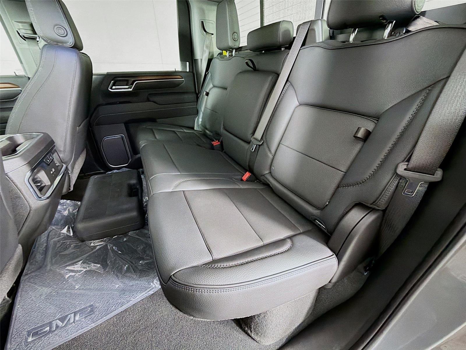 2026 GMC Sierra 3500HD Denali - Photo 24
