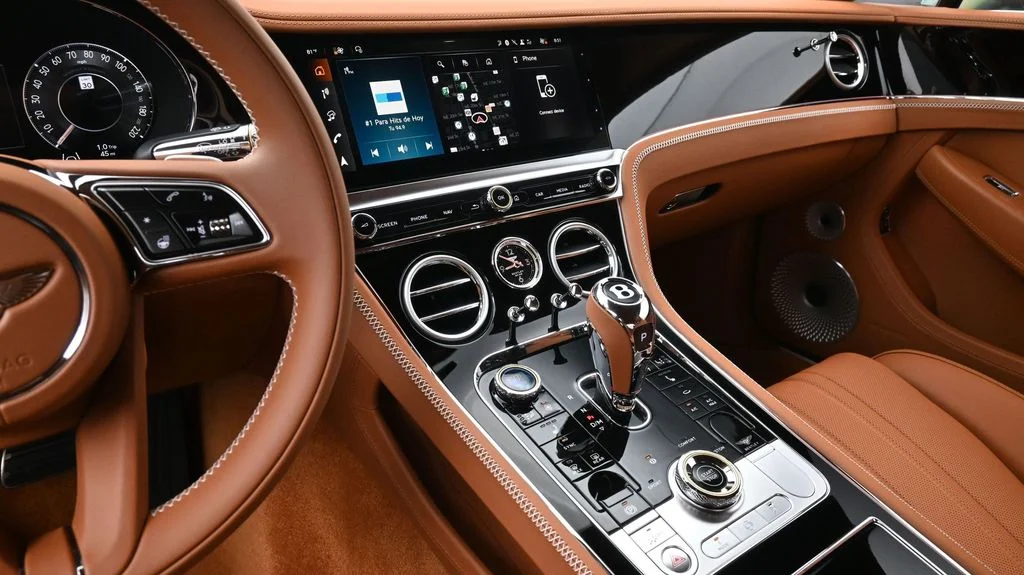 New 2026 Silver Bentley  image 8