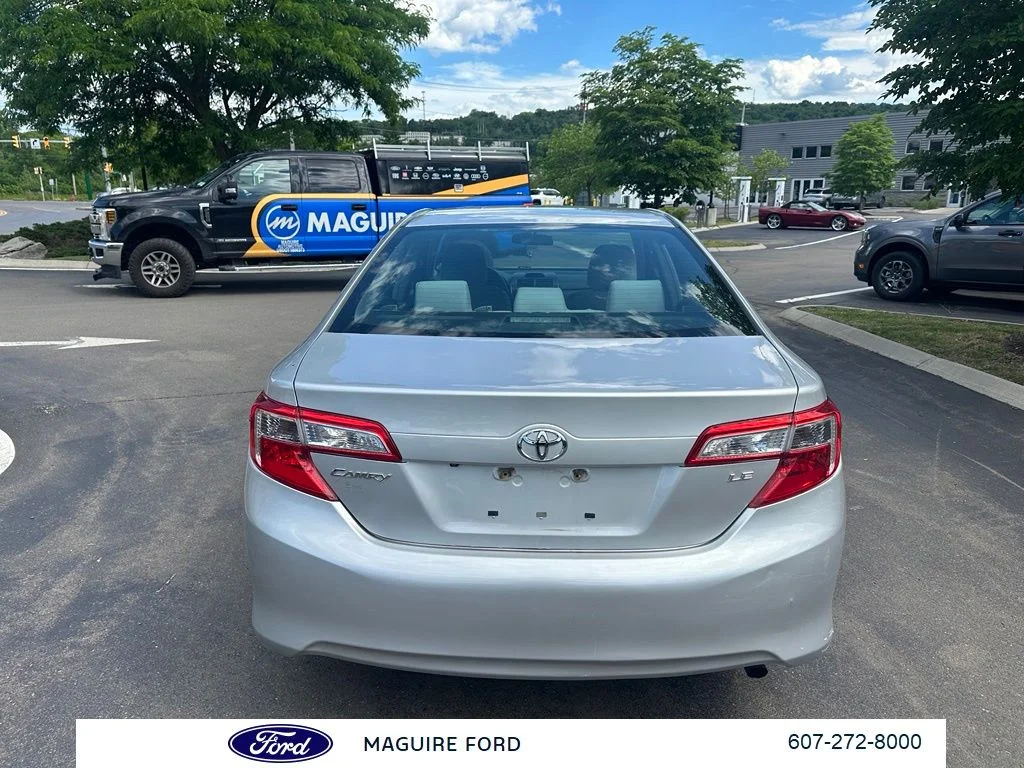 Used 2014 Silver Toyota LE image 6