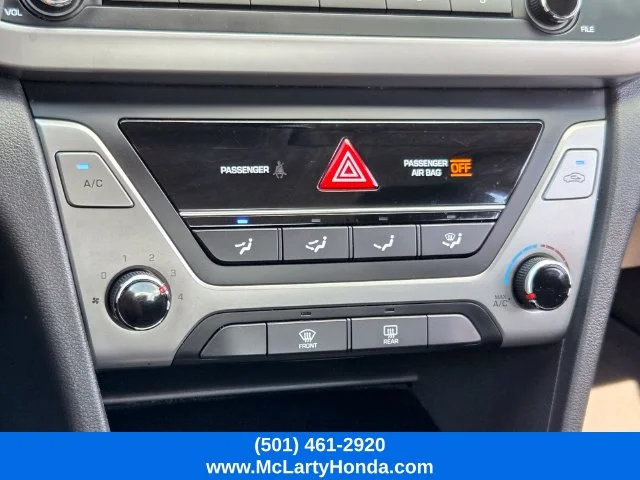 Used 2018 Quartz White Pearl Hyundai SE image 24
