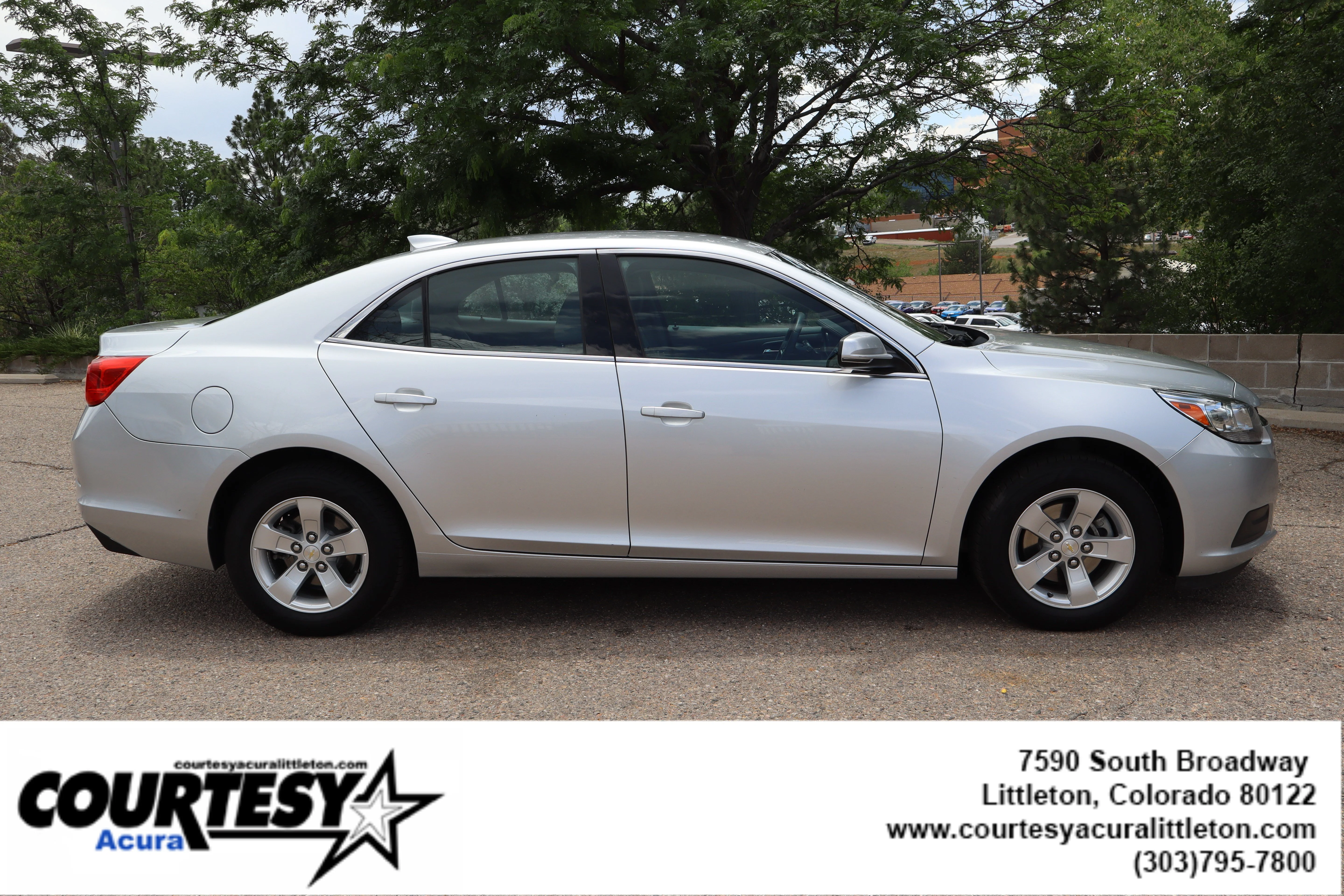 Used 2016 Silver Ice Metallic Chevrolet LT image 7