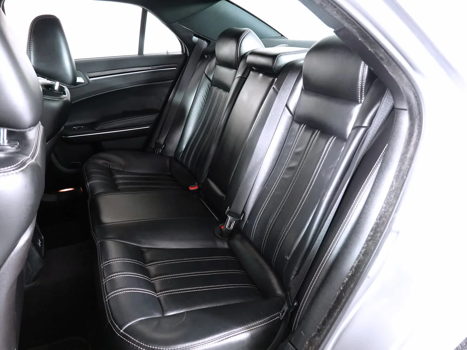 Used 2017 Billet Silver Metallic Clearcoat Chrysler 300S image 13