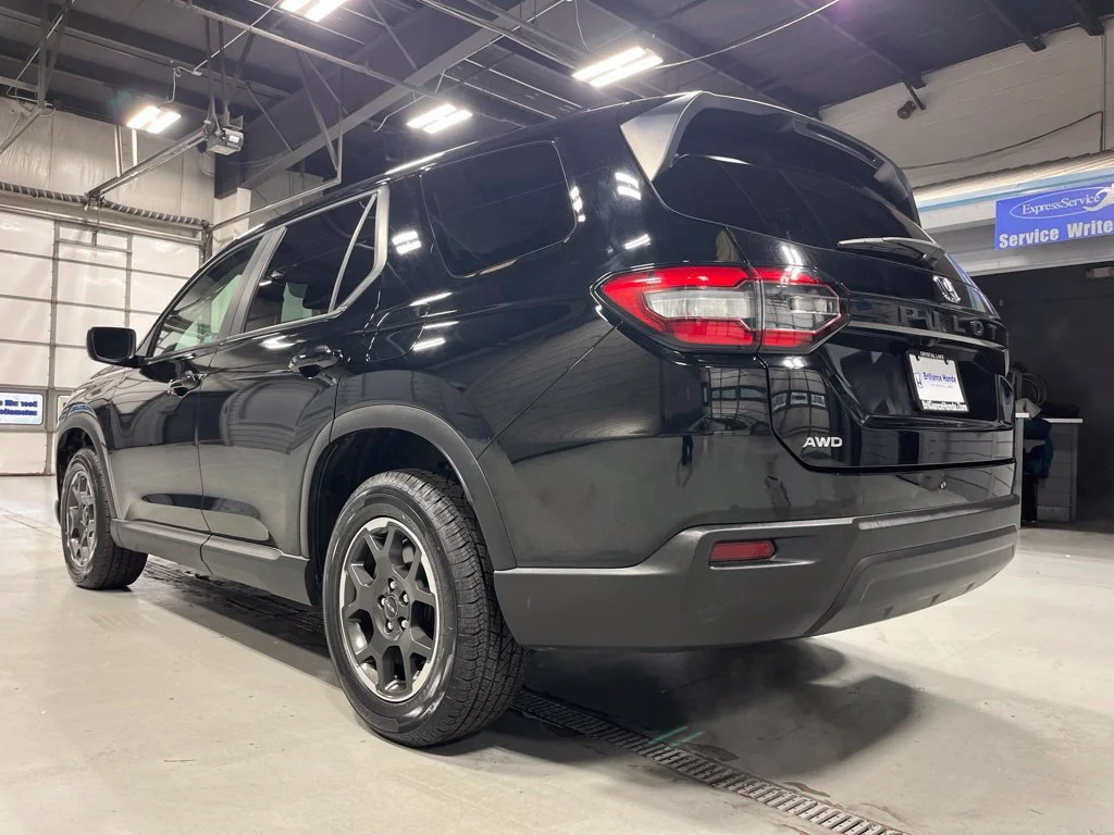 2023 Honda Pilot LX - Photo 41