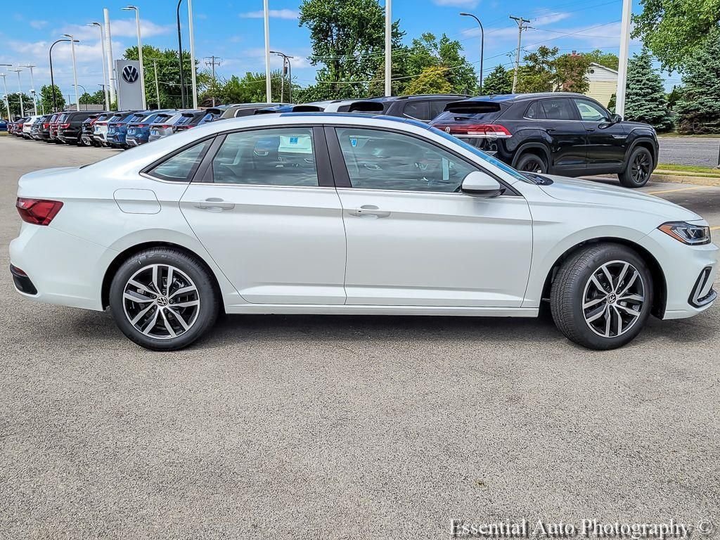 New 2026 Opal White Pearl Volkswagen 1.5T SE image 5