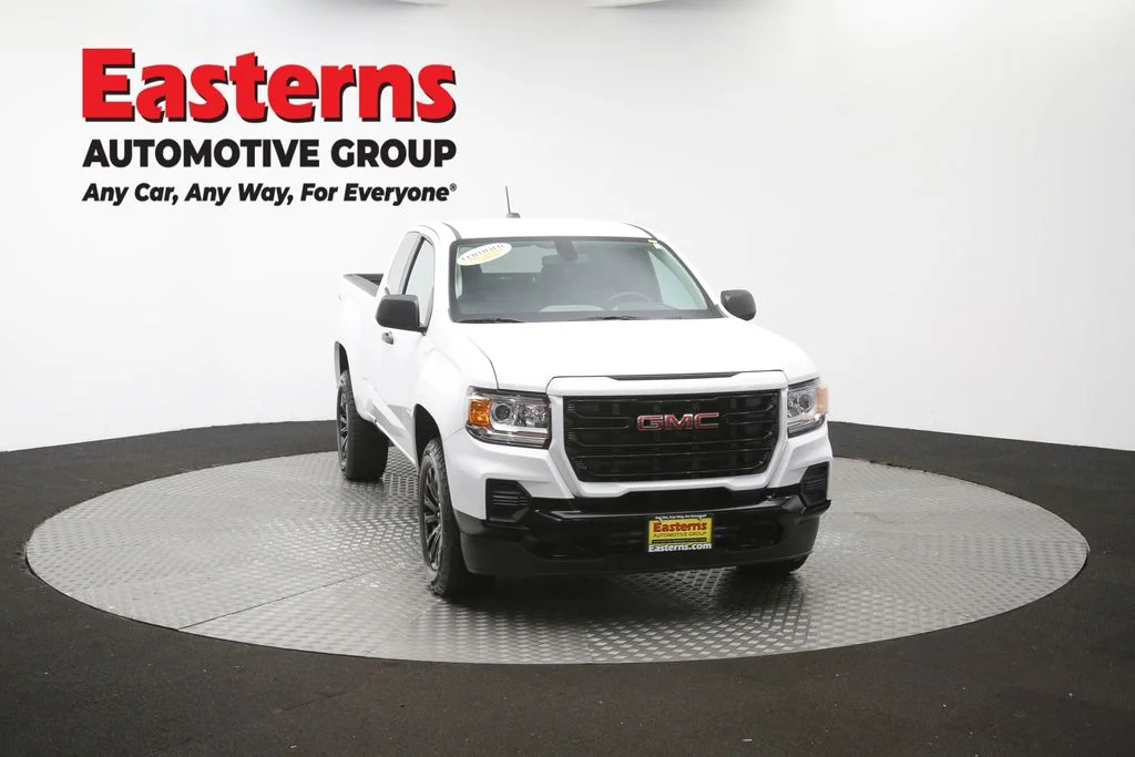 Used 2022 White GMC Elevation Standard image 50