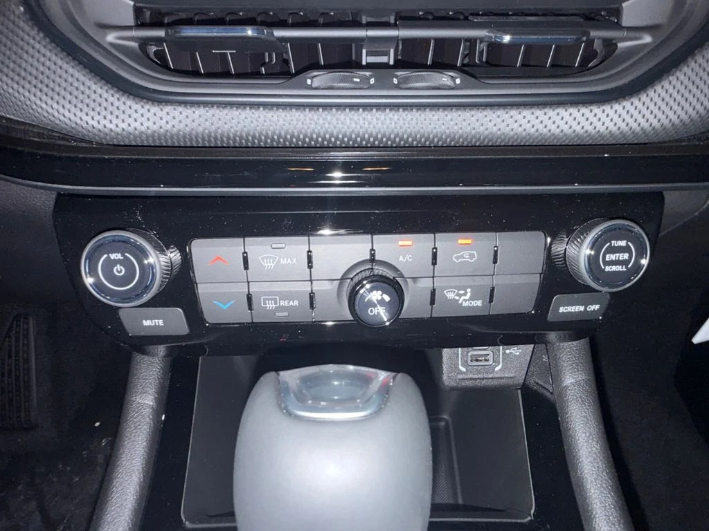 New 2026 Silver Jeep Latitude image 24