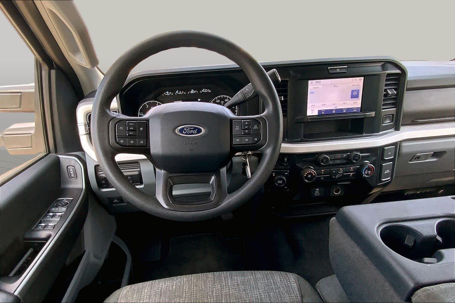 Used 2026 Oxford White Ford XLT image 6