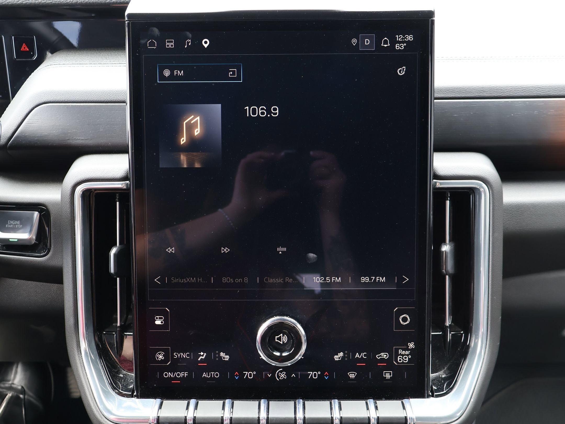 Used 2025 Onyx Black GMC Denali image 17