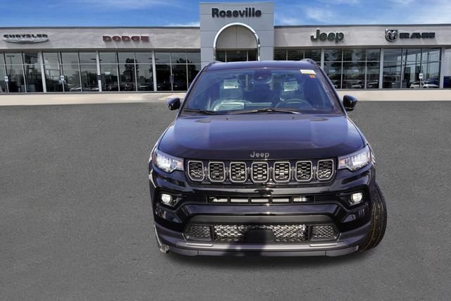 New 2026 Diamond Black Crystal Pearl-Coat Exterior Paint Jeep Limited image 8
