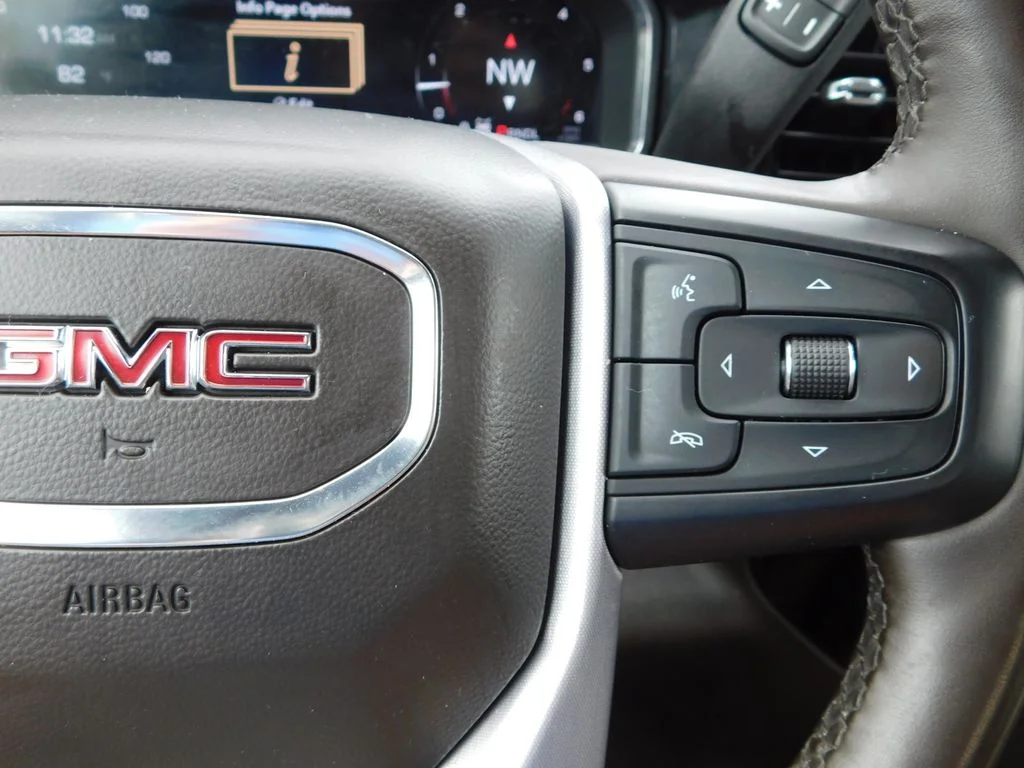 Used 2023 White GMC SLT image 33