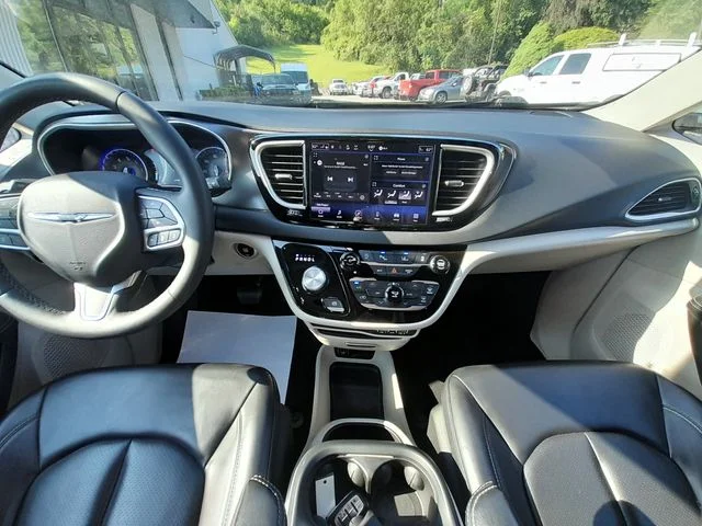 2023 Chrysler Pacifica Touring L - Photo 43