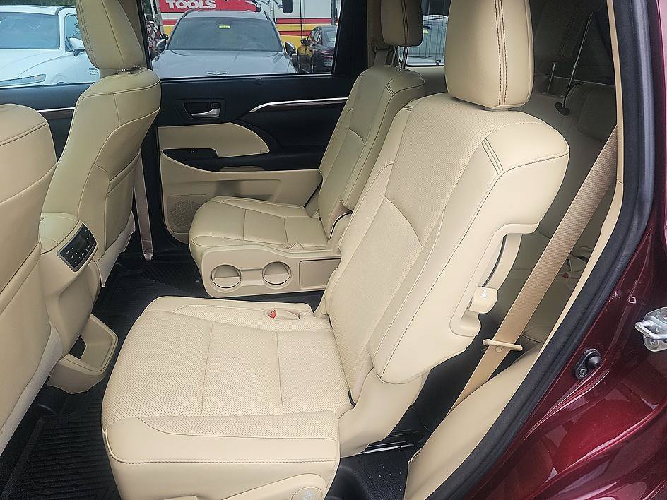 Used 2018 Ooh La La Rouge Mica Toyota Limited Platinum image 31