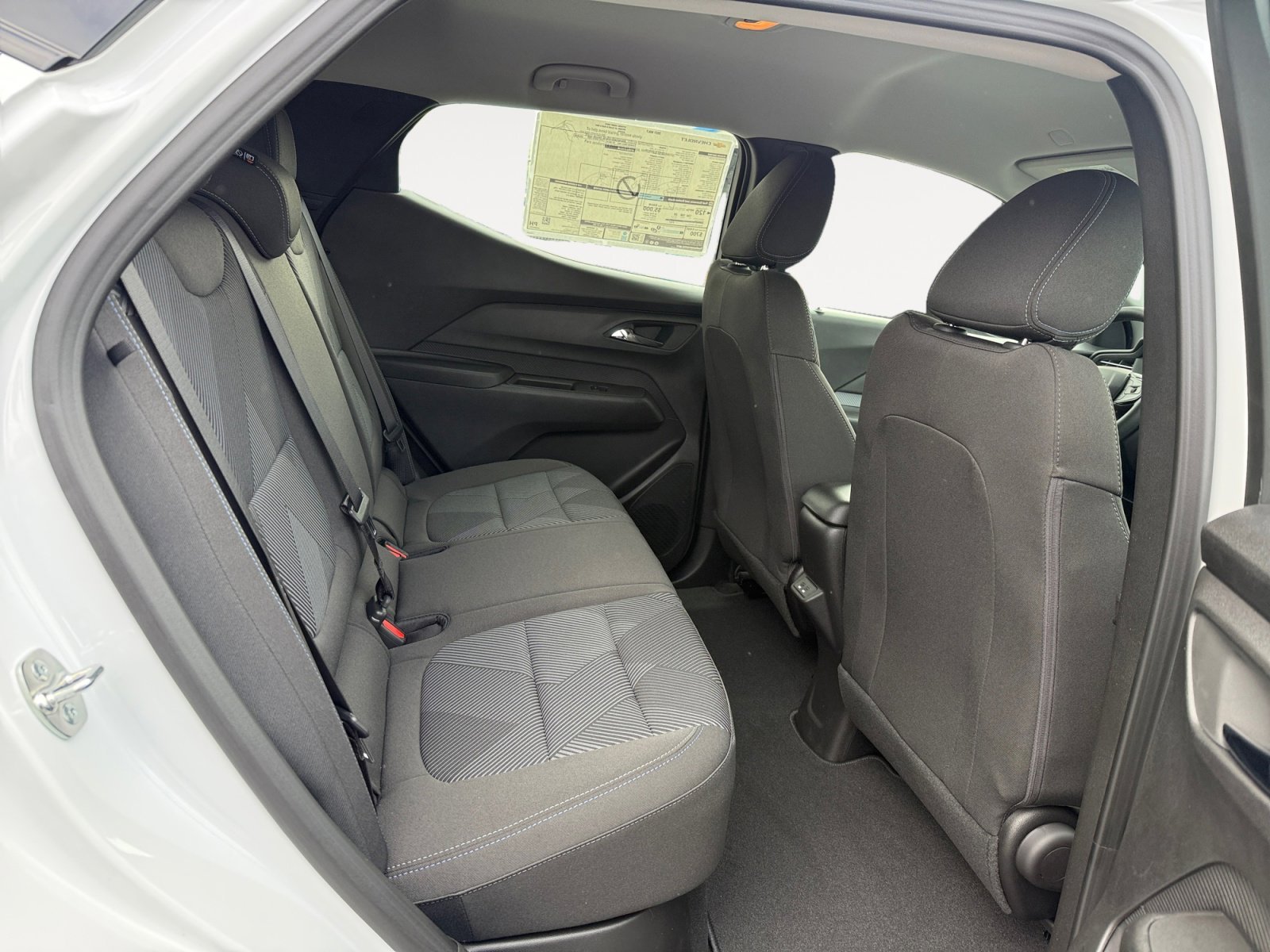 New 2027 Summit White Chevrolet LT image 18