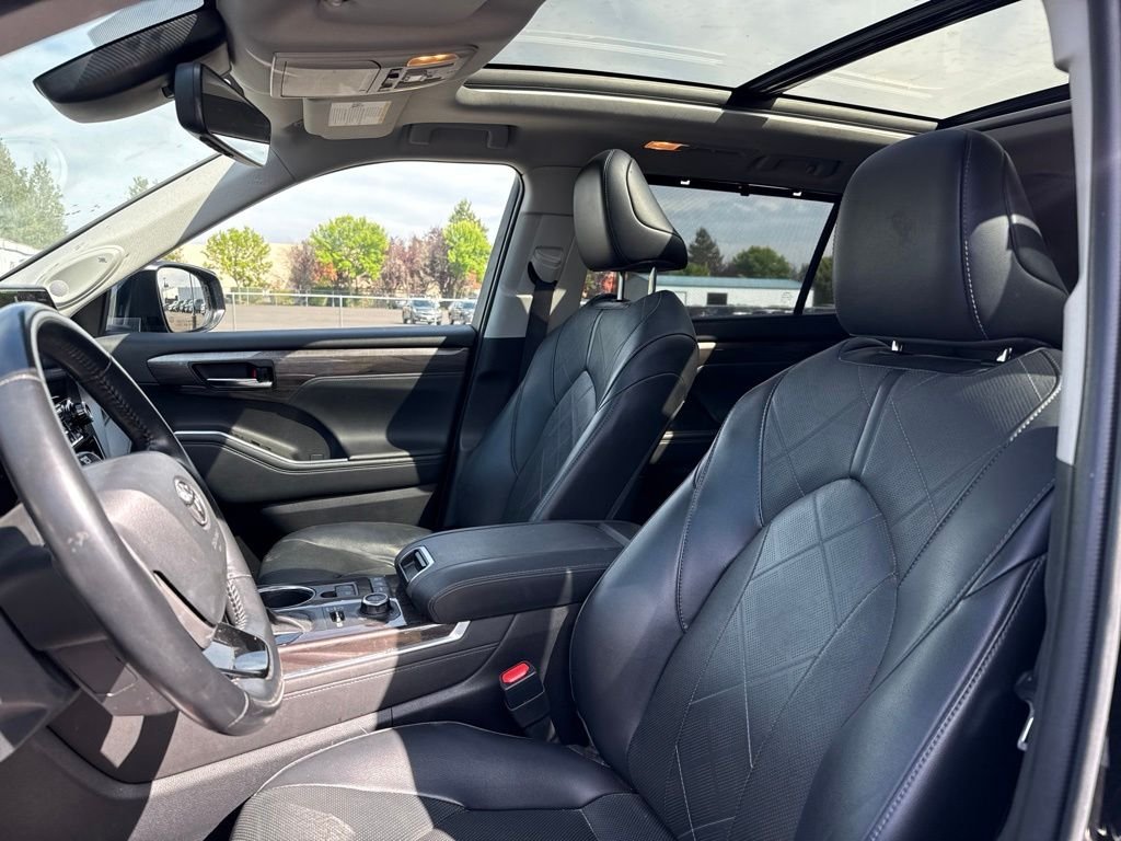 Used 2022 Midnight Black Metallic Toyota Platinum image 8