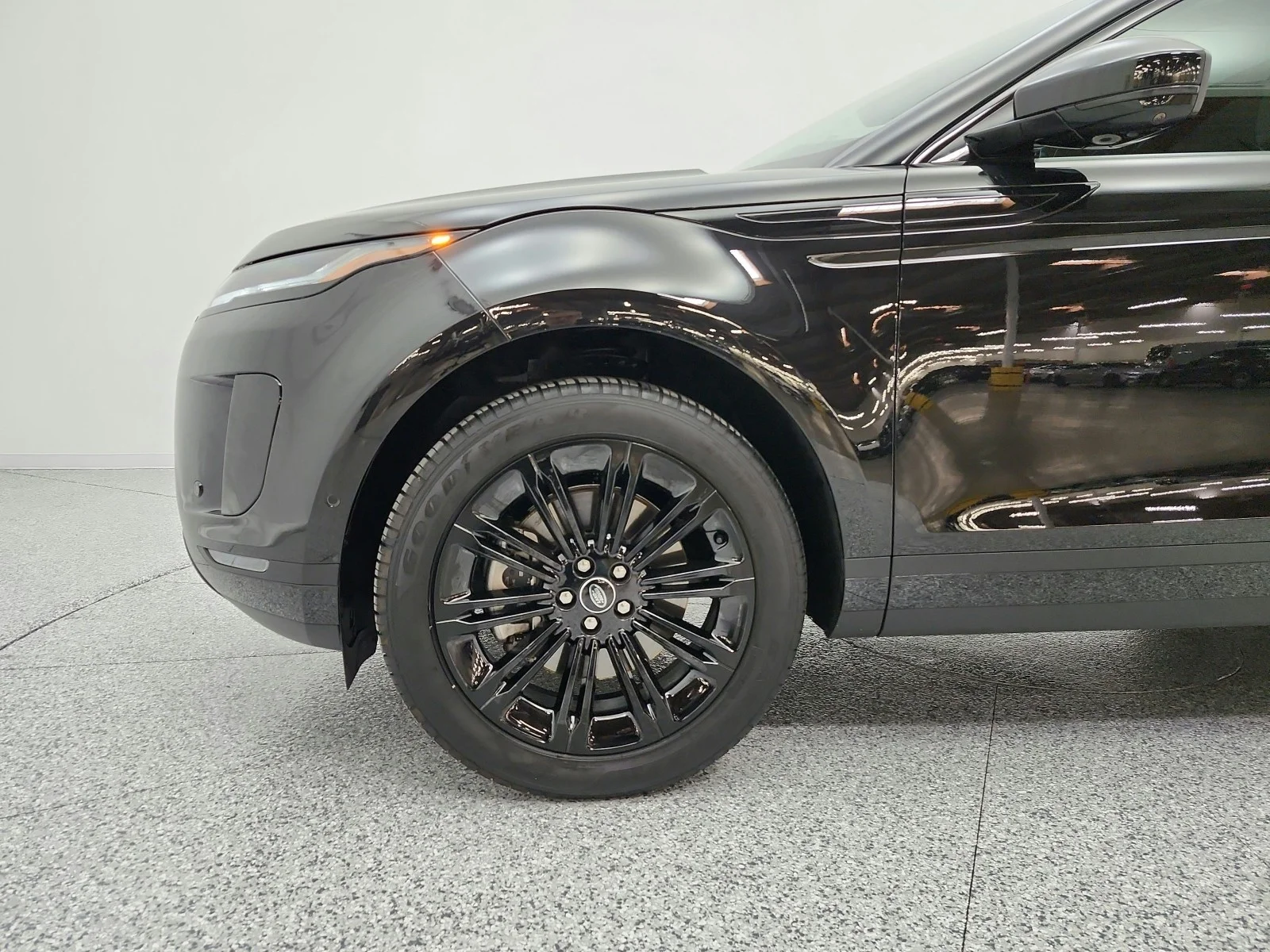 Used 2025 Santorini Black Metallic Land Rover Core S AWD image 22