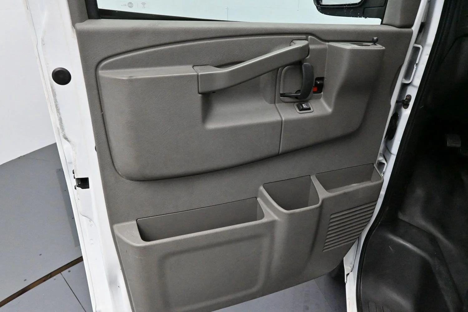 Used 2018 Summit White GMC 2500 image 14