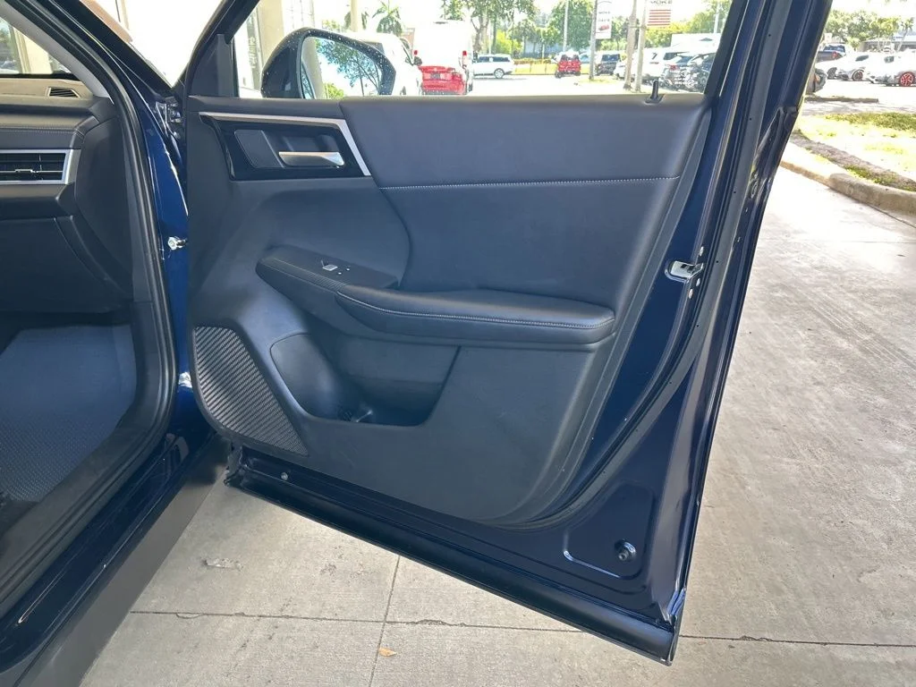 Used 2024 Blue Mitsubishi SE Black Edition image 26