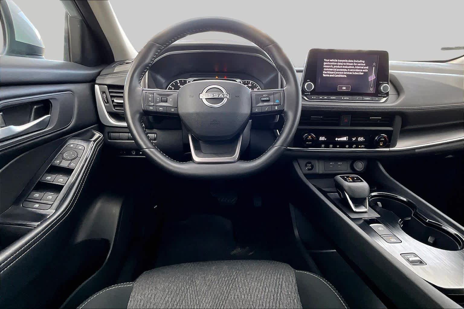 2025 Nissan Rogue SV - Photo 6